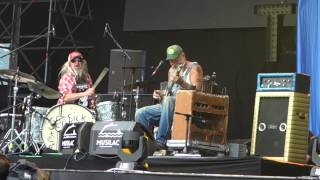 Seasick Steve - You Can&#39;t Teach An Old Dog New Tricks (Live @ Musilac 2014)