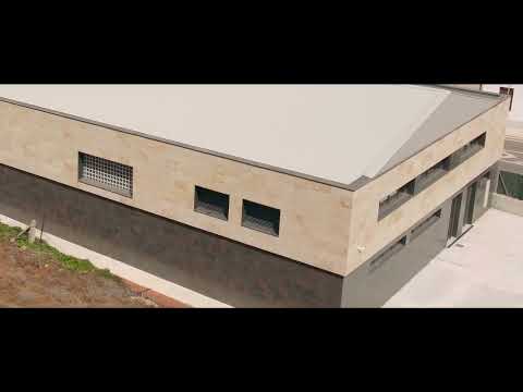 Villares de la Reina recupera su nave multiusos tras una minuciosa rehabilitación