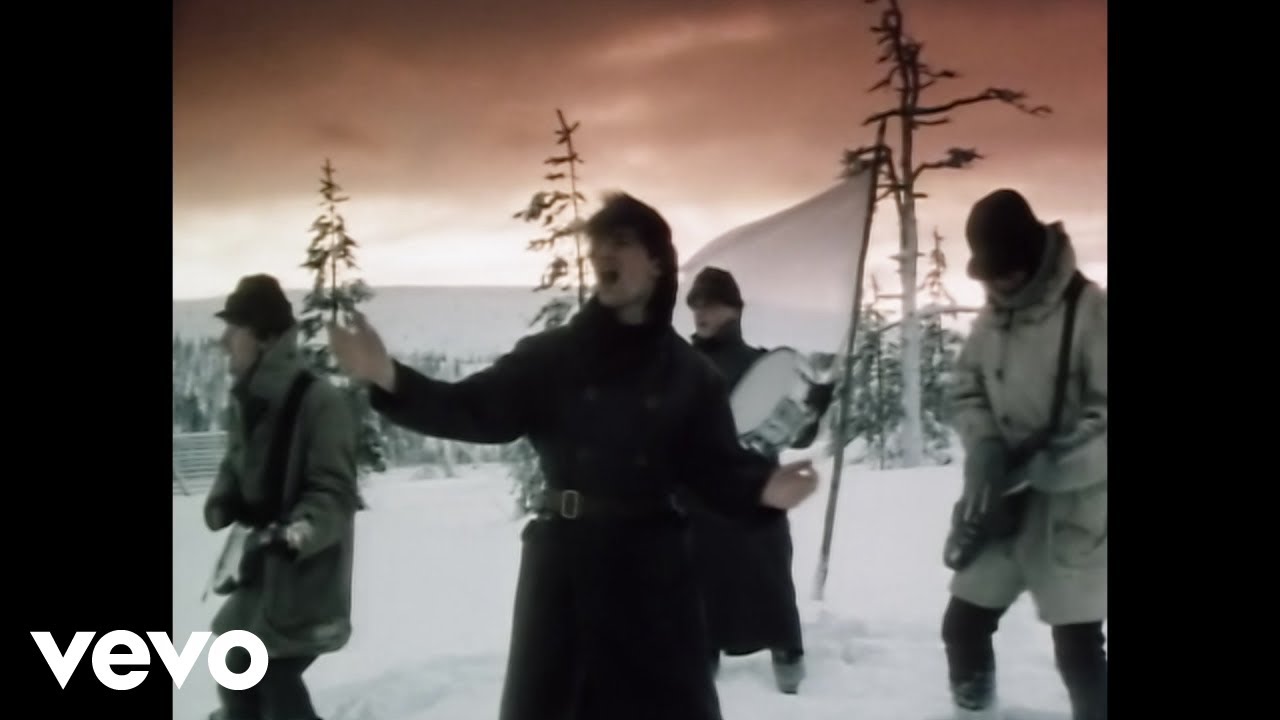 U2 - New Year's Day (Official Music Video) - YouTube
