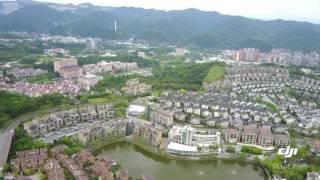 [問卦] 住新店「青山鎮」非富即貴且文人墨客？