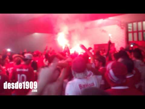 "Vs U. de Chile - LA15 - Matar um puto Tricolor" Barra: Guarda Popular • Club: Internacional • País: Brasil