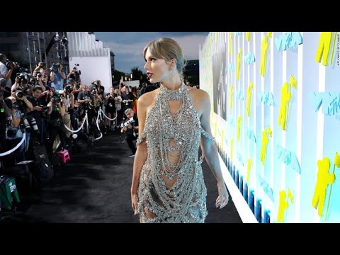 Stars hit red carpet at the 2022 MTV Video Music Awards