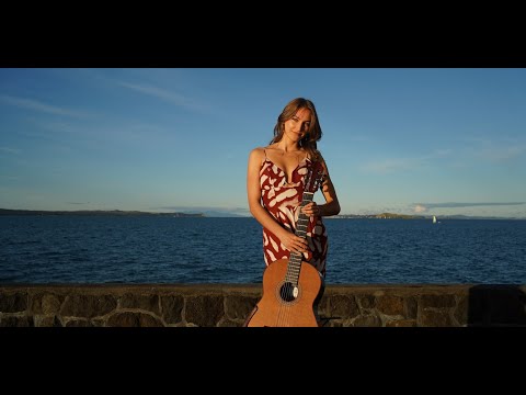 Suite del Recuerdo by José Luis Merlín. Performed by Lora Kurusa