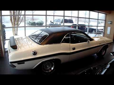 1970 Dodge Challenger RT 383ci Start Up/Idle Video