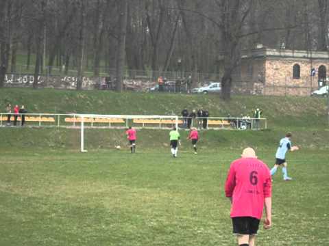 Mecz: Piliczanka Pilica  - Jura Łobzów (gol Nowaka)