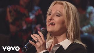 Bill & Gloria Gaither - The Promise [Live] ft. The Martins