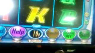 preview picture of video 'Teignmouth pier money mad martians community win  fruit machine 2014'