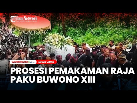 Prosesi Pemakaman Raja Sri Susuhunan Paku Buwono (PB) XIII