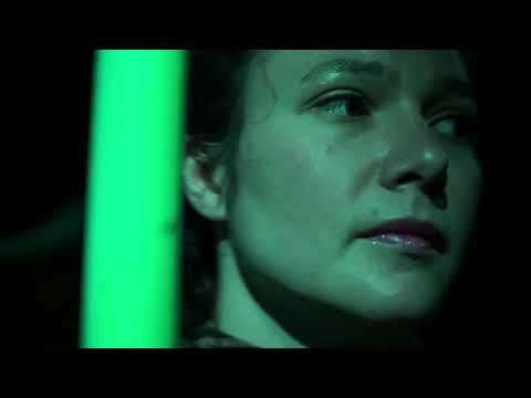 Dans un métro futuriste où des communautés de mendiants font la manche 