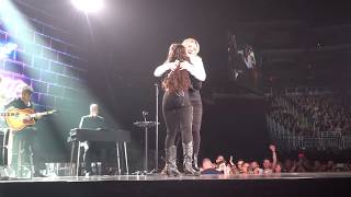 Chevel Shepherd sings her single &quot;Broken Hearts&quot;, with Kelly Clarkson - (2019-02-01) - Glendale, AZ