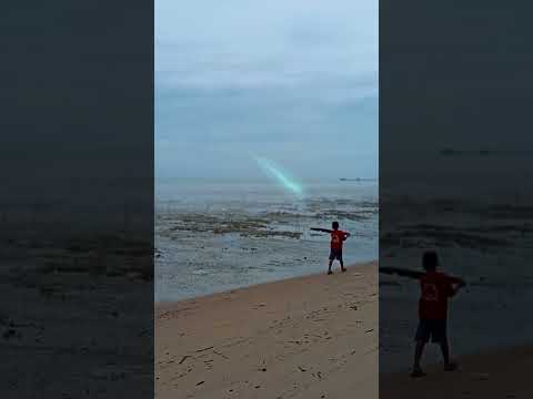 Pantai batu berigak, Bangka tengah