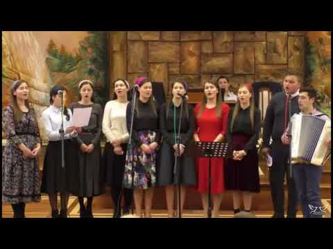 Grup de Tineri - De ce privesti mereu in jos cand incercarea vine