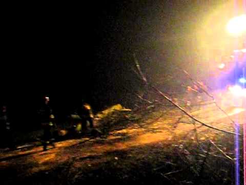 Usuwanie nadciętego drzewa. Droga 634. Stare Grabie.