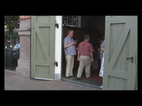 download lagu mp3 mp4 Opent Uwe Mond, download lagu Opent Uwe Mond gratis, unduh video klip Opent Uwe Mond