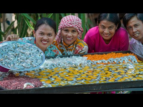 Egg Omelette Mixed Shrimp Beef and Vegetables Carrot &...