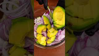 Quick 10-Minute Avocado & Mango Salad #EasySalad #HealthyEating #QuickMeals