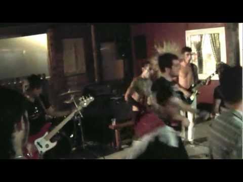 HDV_0199.MP4    Tv Drugs  punk live 4 pettine