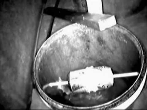 Bucket Mouse Trap - In Action