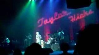 Taylor Hicks Seattle Long Train Runnin&#39; Part 2