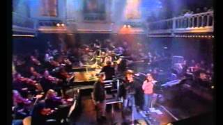 Caesar & Metropole Orkest- In Your Eyes live