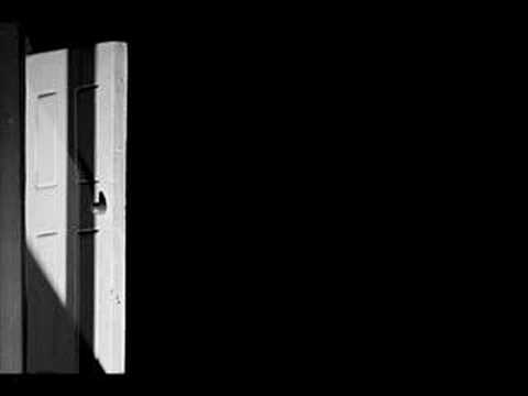 Sieħbi fil-cupboard tal-kċina Walter Micallef