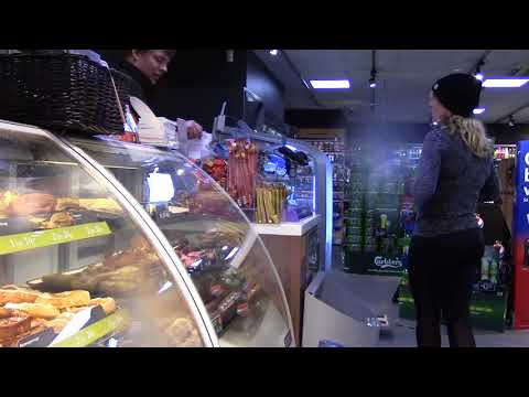 MongoTV_871 - Del 2 - Gåtur 2.Juledag i Regnvejr til Tankstation Spise Grillpølse