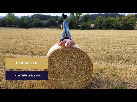 Landschaft mit Heuballen - Altmühlfranken Sommer
