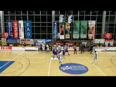 Science City Jena vs. BG Göttingen 1.Halbzeit (30.11.2013 - Tempel der guten Laune, Lobeda-West)