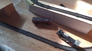 Download lagu MENYUSUN LINTASAN MINIATUR KERETA API mp3