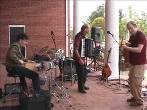 Jim Roberts Percussion solo with Craicdown