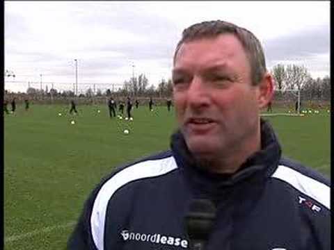 Droomdebuut Powel / rode kaart voor Meerdink