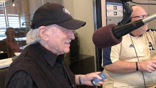 Hugh X. Lewis gets a phone call during WSGS broadcast (May 16, 2019)