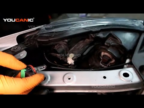 2013–2019 Nissan Sentra – Low Beam Light Bulb Replacement