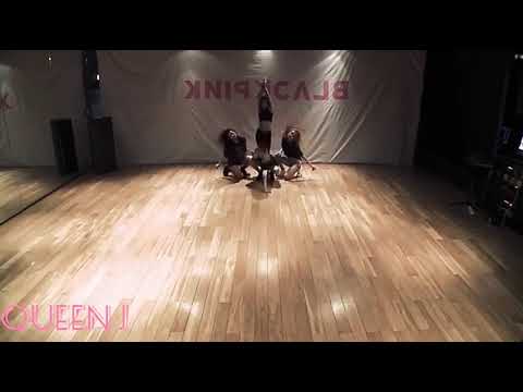 How blackpink dance and sing DDD