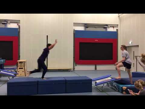 Oefening 1 salto voorover wvv