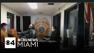 Man in Miami-Dade bond court headbutts door during hearing