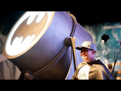 download lagu mp3 mp4 Batman Day Comics, download lagu Batman Day Comics gratis, unduh video klip Batman Day Comics