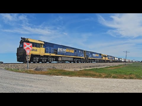 4PM6 PN up "Linfox Express #2" (NRs 68, 70, 45),Perth to Melbourne, 1240, 4/10/25, Serviceton VIC 