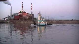 preview picture of video 'Primal Sail VI Freezing morning on the Mississippi River Nebraska'