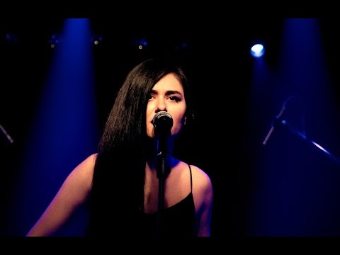 Alexandra Koniak | Σ' έχω βρει και σε χάνω/ Lost Control (Cover) Live @Gialino Up Stage