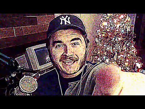 YouTube video about: What microphone does jschlatt use?