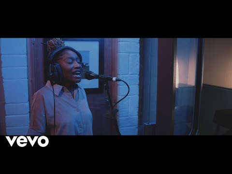 Blessing Annatoria - Moving On (Live)