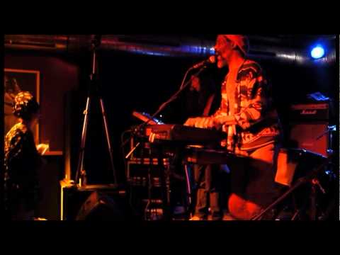 Ras Perez & The Reggae Ambassadubs - OH JAH JAH