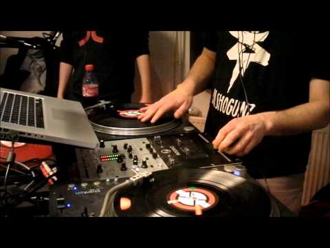 MC Gyver, Rickz en Barrikade Freestyle met DJ Foxx