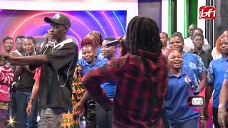 Les jeunes stars de la musique burkinabè, Kid Boss et Salif Kienou, chantent "Africa"