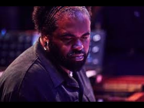 Bobby Sparks playing a Hammond B-3 organ