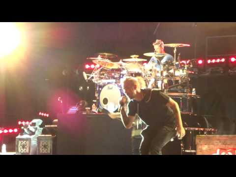 Breaking Benjamin - I Will Not Bow (with Adam Gontier from Saint Asonia)