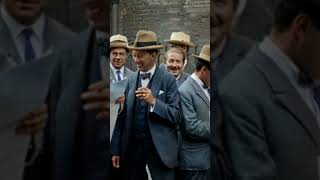 Reading the newspaper in 1922 - Restored Footage
