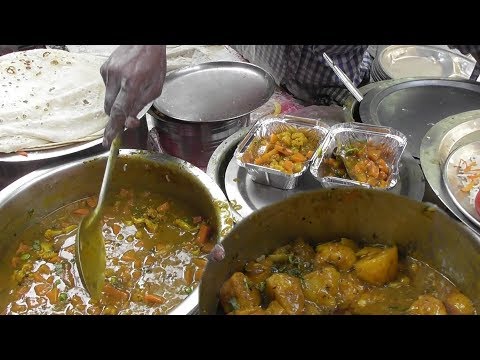 Kashmiri Alur Dum With Rumali Roti | Who Want to Eat | Tasty Street Food Kolkata Tea Board Area Video