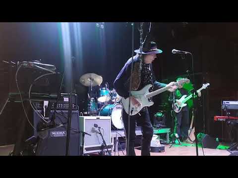 Dave Lindholm: Hoochie Coochie Man